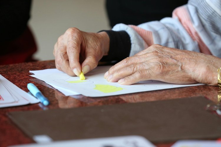 Scopri cosa non mangiare per non farti venire la demenza senile